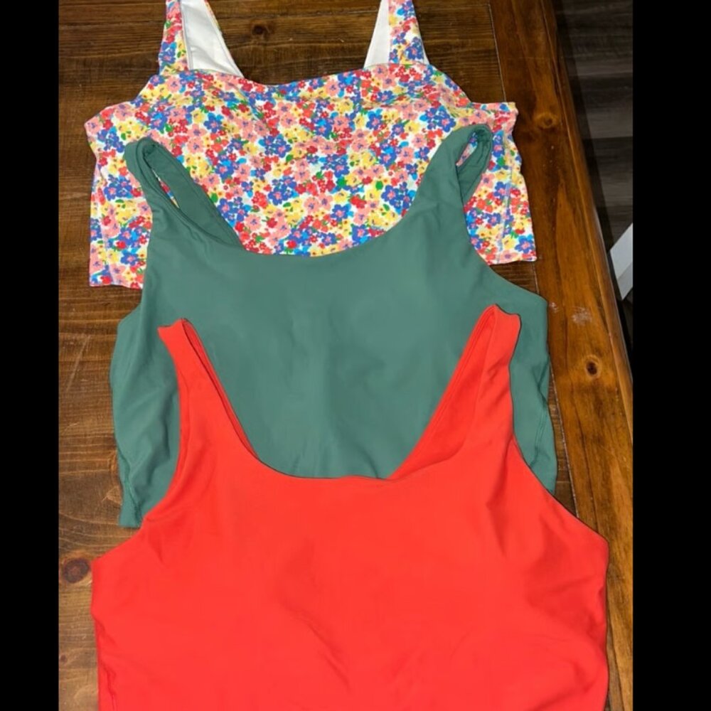 Old Navy Powersoft Sports Bra Bundle